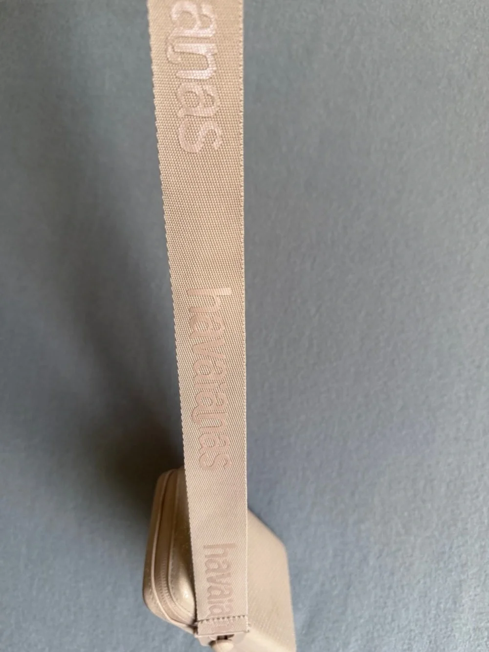 Havaianas Compact Crossbody Phone Pouch in Beige - Picture 5 of 8